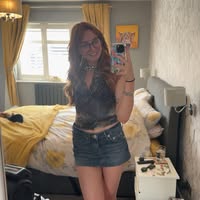 23 year old woman moving back to Sheff! Main Photo
