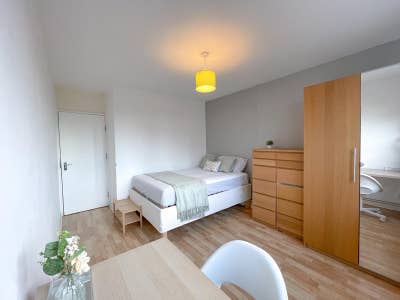 Large Room Near Old Street Station £260pw Main Photo