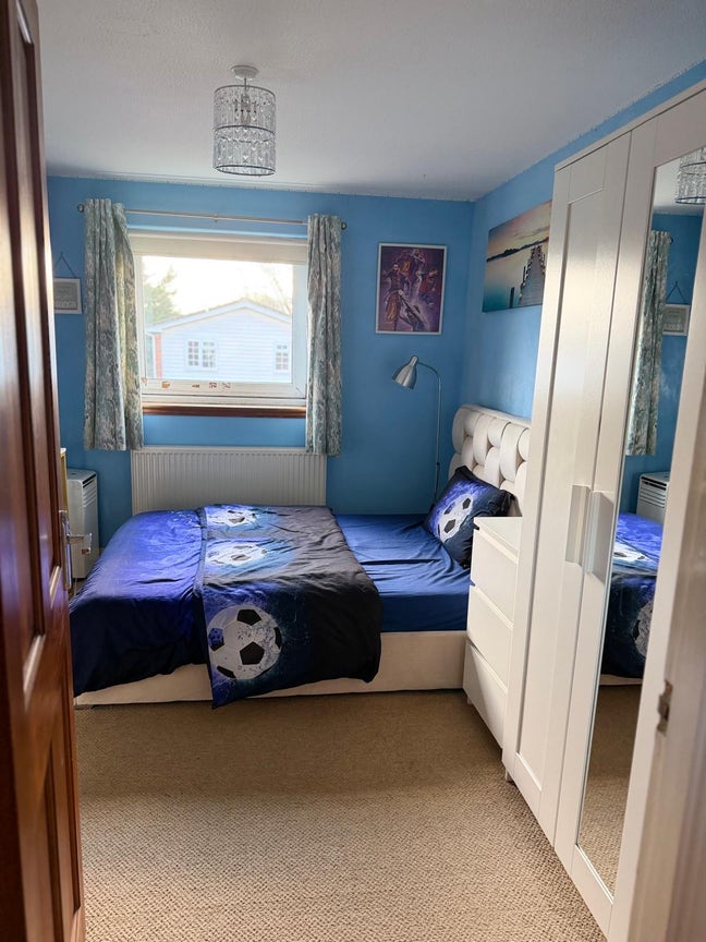 Double room available for female only Main Photo