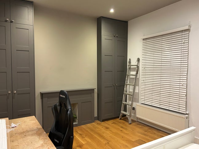 Furnished double bedroom in house share. Main Photo