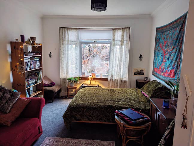 Large room to rent in upper cottage- Kings park -  Main Photo