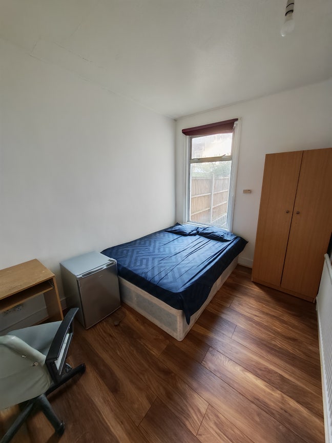 Room available E13 Main Photo