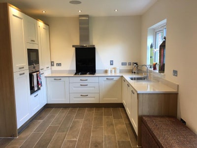 Stylish Double Room in Modern, Quiet Professional  Main Photo