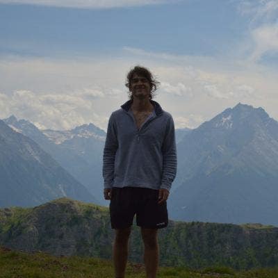 Room in shared flat for a University Researcher Main Photo