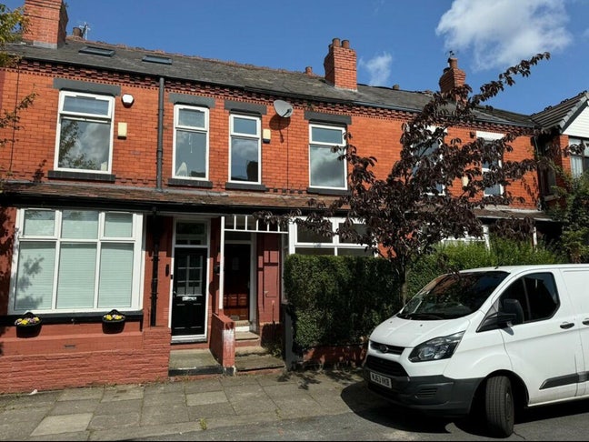 Modern 4-Bed House _ |All Bills Included  Main Photo