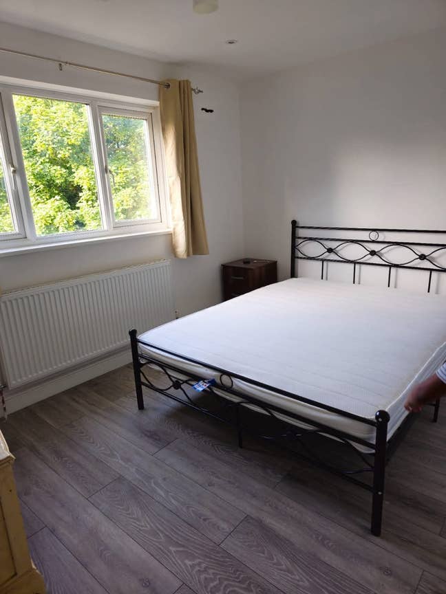 Double Room for sharing in Greenford Main Photo