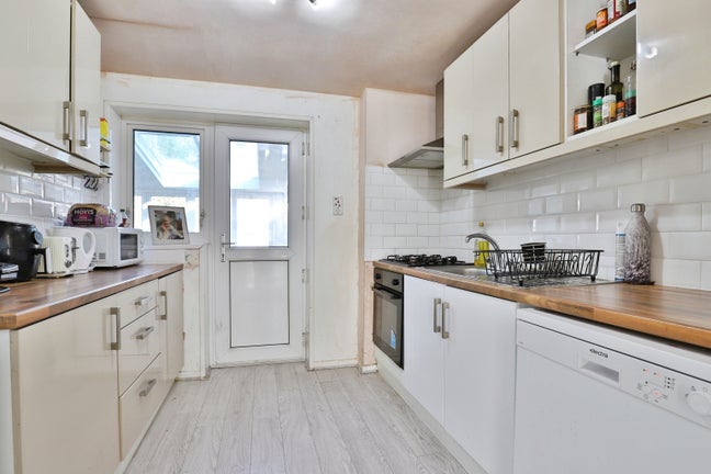 Self contained annexer all bills inc Main Photo