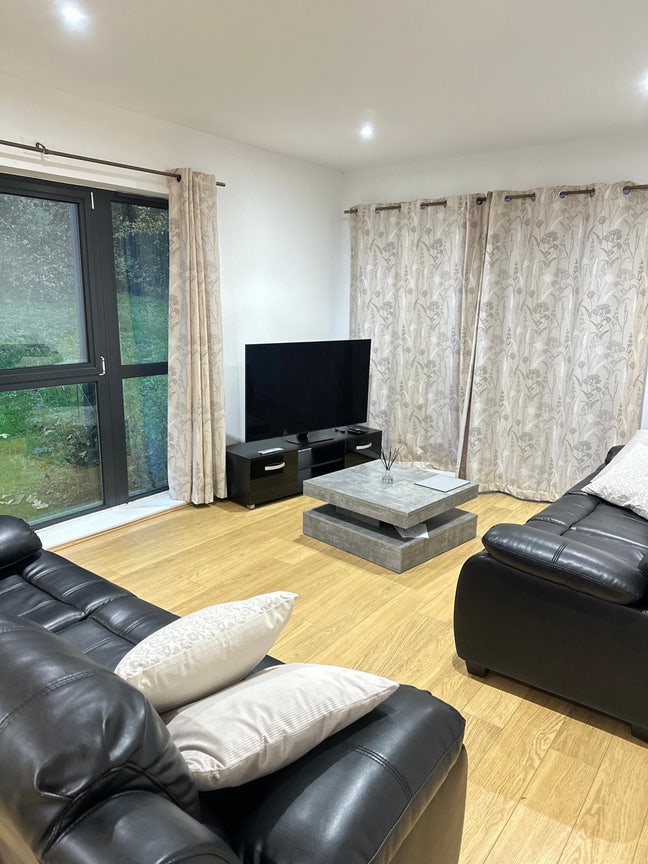 Beautiful Double Room with Private Bathroom Main Photo