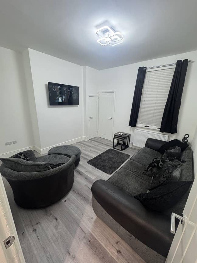 Recently renovated 3 bedroom property Main Photo