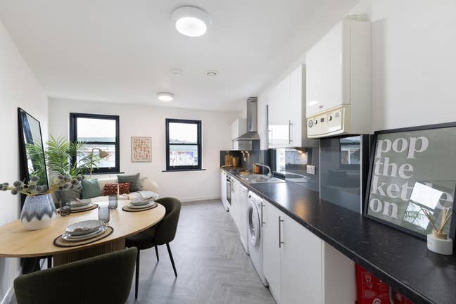 Modern Ensuite Studios & Flats at William Tarrant  Main Photo