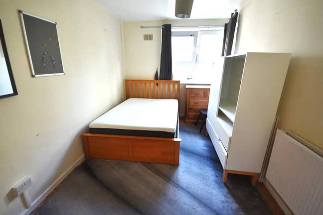 * New Opportunity Available in Mile End * Main Photo