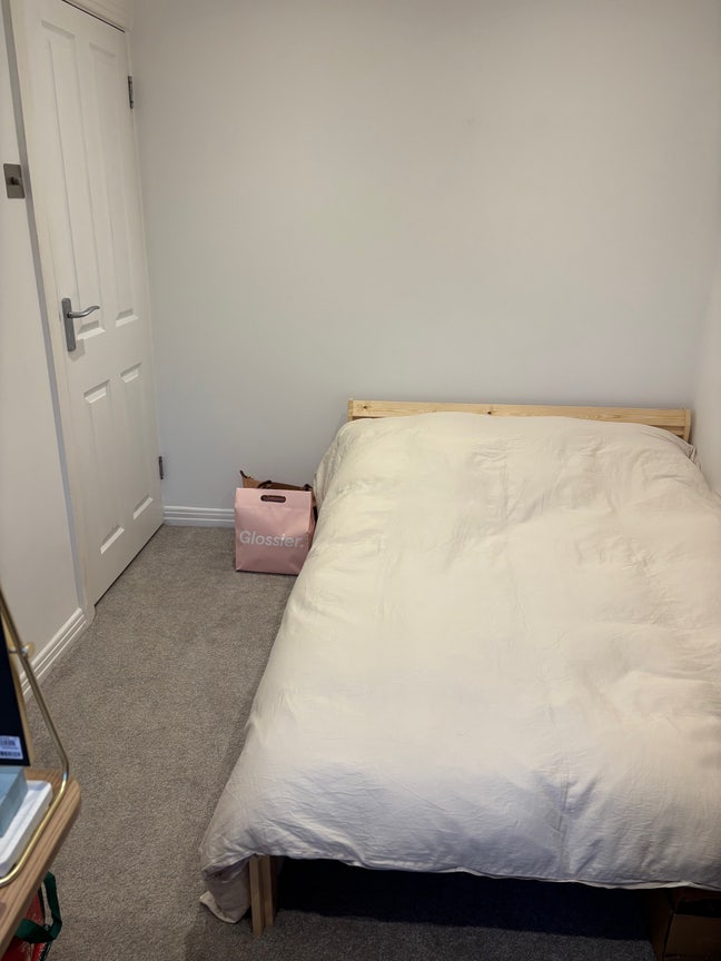 🏡 Queens Keep Double Room in shared 2-bed flat Main Photo