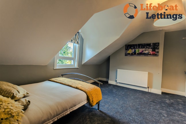Furnished en-suite double bedroom all bills & Wifi Main Photo