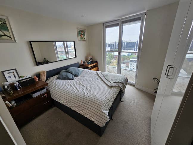 Beautiful Flat, Double Room w/ Ensuite in CANARY W Main Photo