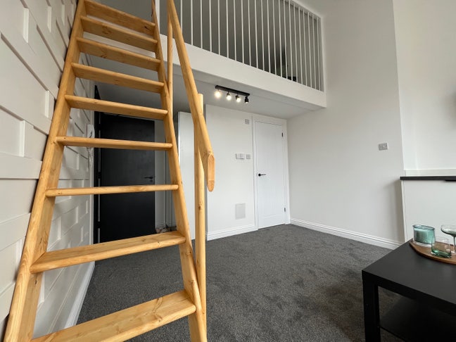 🧡 Limited Availaility: En-Suite Bed Deck Room 💫 Main Photo