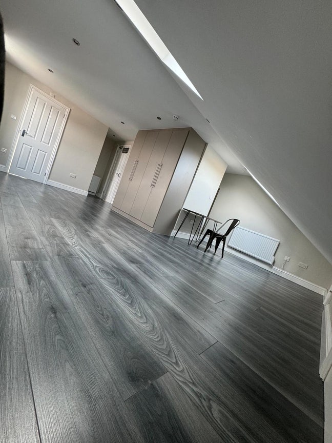 5* Ensuite Room , New House, 1GB WiFi - Must See! Main Photo