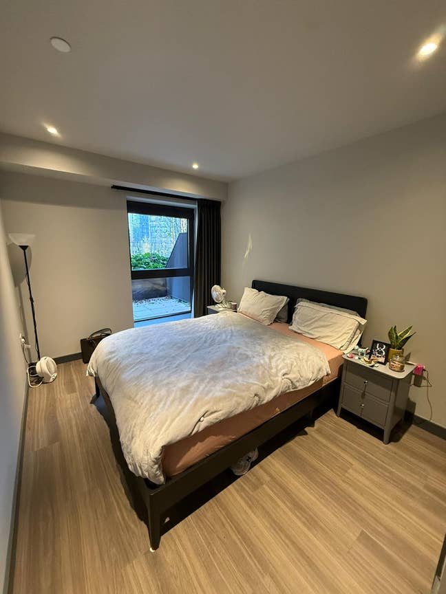 Subletting my room for Christmas Season!  Main Photo