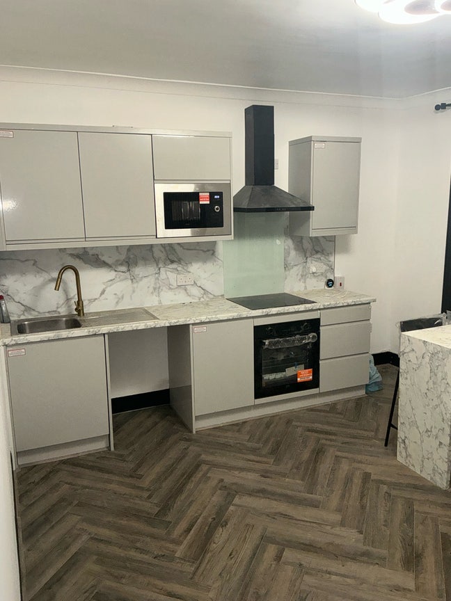 2 bedroom flat, available for short let Main Photo