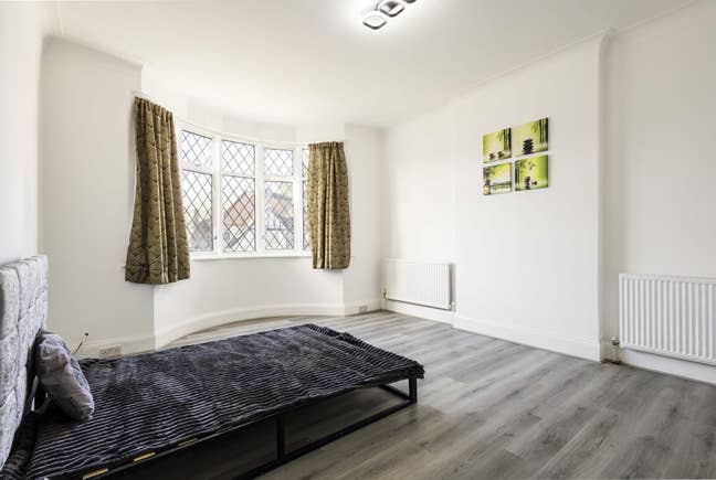 Double Rooms to Let in Edgware Main Photo
