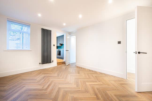 Insane 🤩 Brand New Full Property - Not Room Rents  Main Photo