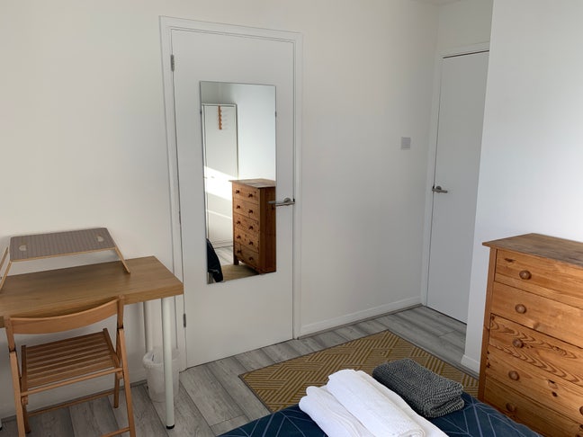 Double Room in Custom House Main Photo