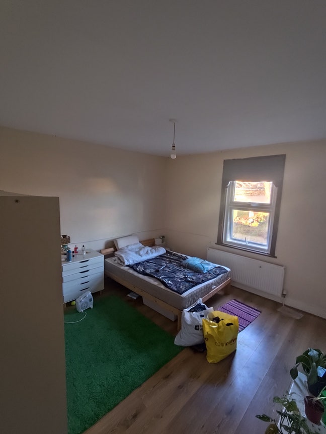 Looking for a flatmate for 2 bed flat Main Photo