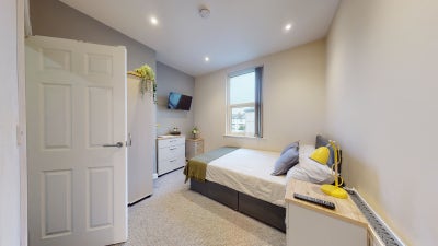 1 Double En Suite Room In L9 - Ready 02/12/26! Main Photo