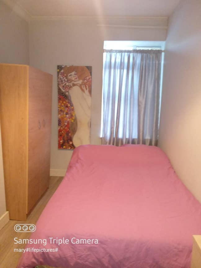 Bright double room great place  Main Photo