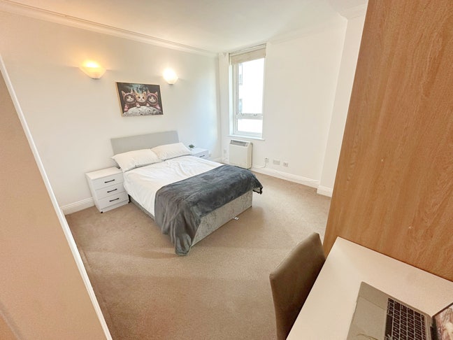 / Modern New Property in Canary Wharf / 4 Rooms  Main Photo