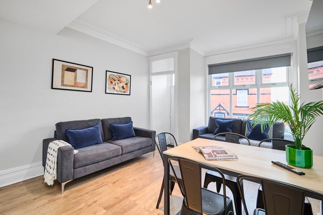 Newly Refurbished Ensuited Rooms  Main Photo