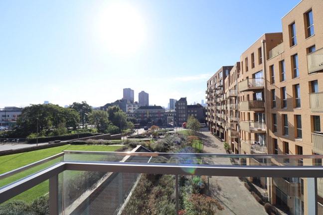 👑 Luxury Living: Premium Rooms in a Modern Gem👑  Main Photo