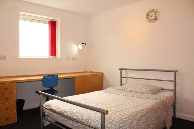 Close to City Centre - Includes bills and C/Tax Main Photo