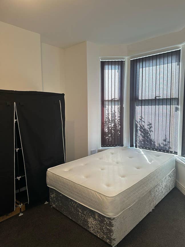 Brand New Refurbished Room- Shared House- LS6  Main Photo