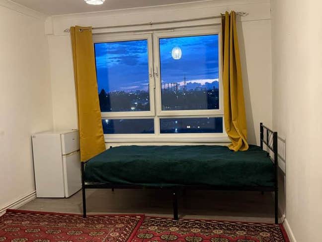 🌇Double Bedroom in a Modern Shared Flat IG11  Main Photo