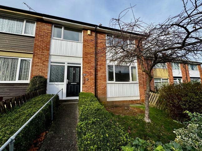 1997 pcm for one or 2 families/benefits/pets ok Main Photo