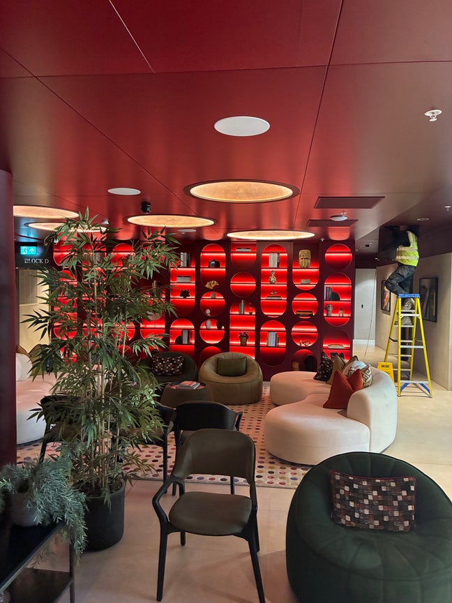 2 Bed 2Bath Flat -Water house Garden developement Main Photo