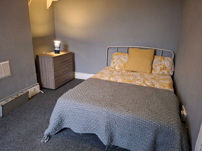 Large Double Bedroom by Football Ground All Males Main Photo