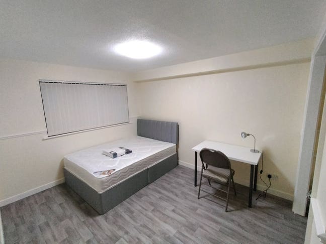 Spacious Room in Springburn Main Photo