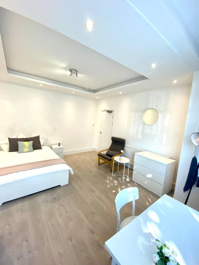🌟Spacious Room with Private Bathroom N22🌟 Main Photo
