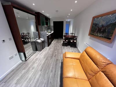 Fab Large Room Available Now !!! Main Photo