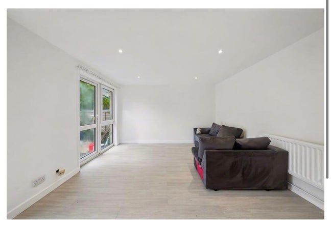 Hazelbourne Road, London Main Photo