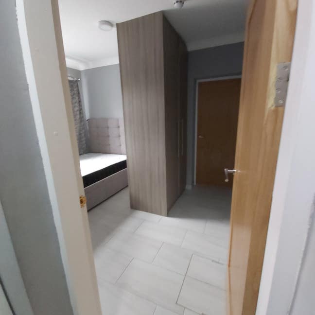 Studio Flat  Main Photo