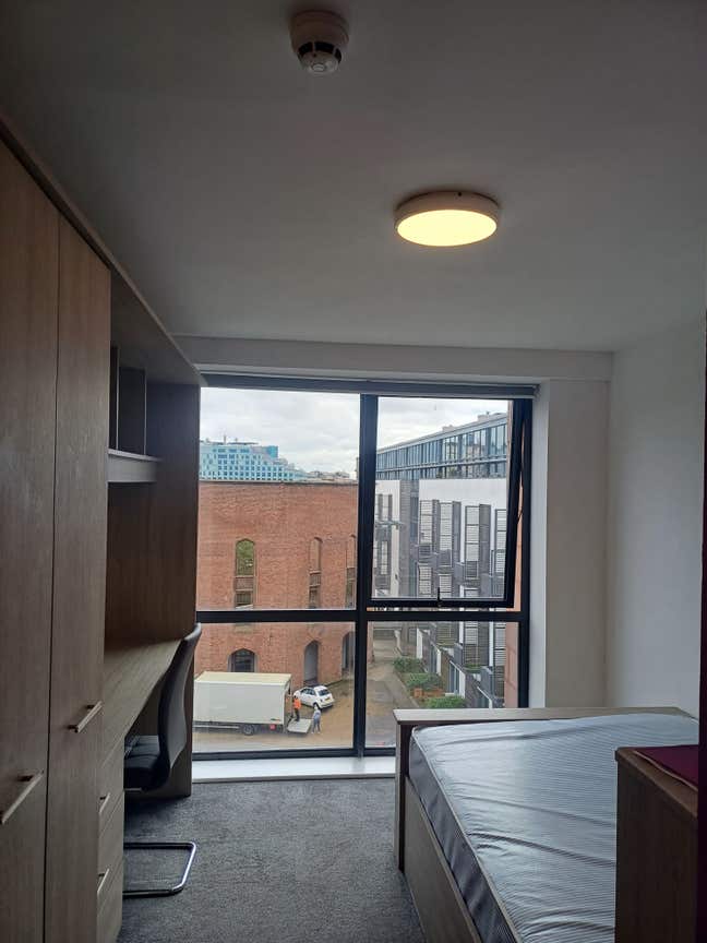 Premium Ensuite Room at Unity Square – Immediate  Main Photo