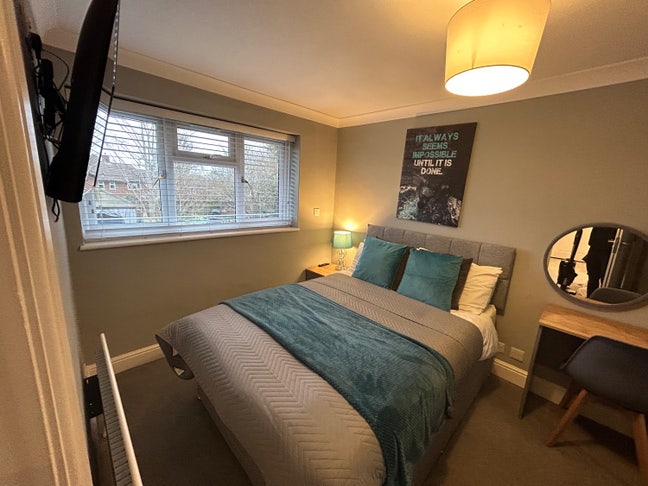 Professional House Share  Main Photo