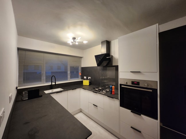 Double Room to rent Main Photo