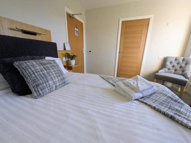 Modern Ensuite Rooms - Perfect for Contractors. Main Photo