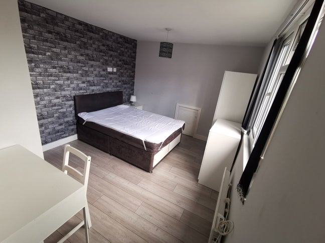 Double Room in Luton Town Centre - Available Now Main Photo