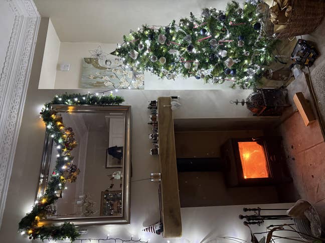 Single en-suite room to let in Clay Cross Main Photo