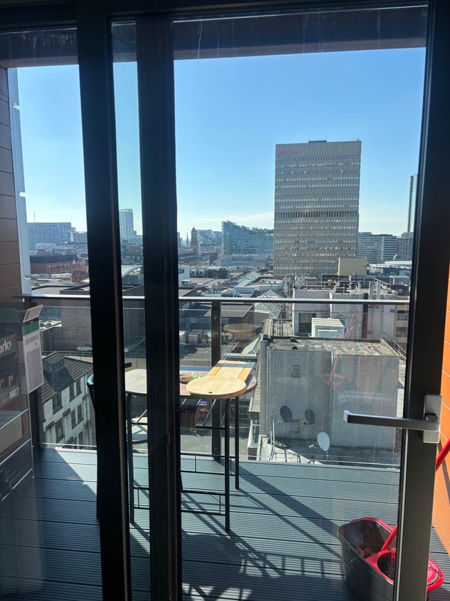 1 bed flat in city centre water included  Main Photo