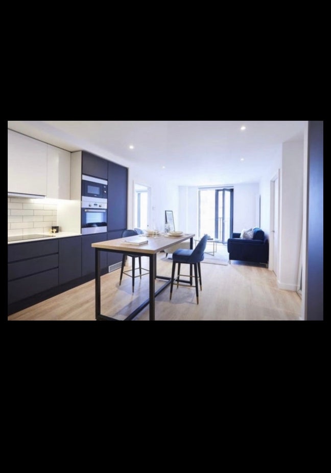 Spacious Room in Manchester City Main Photo